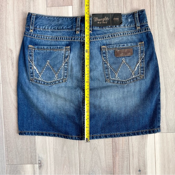Wrangler Women's Retro Mae Mid Rise Stretch Jean Skirt- Size 6 - Picture 8 of 9